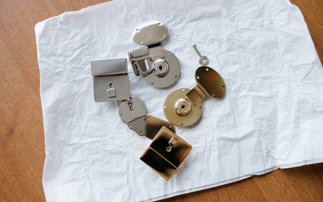How to Properly Use a Lock — Confidently Using a Lock the Right Way