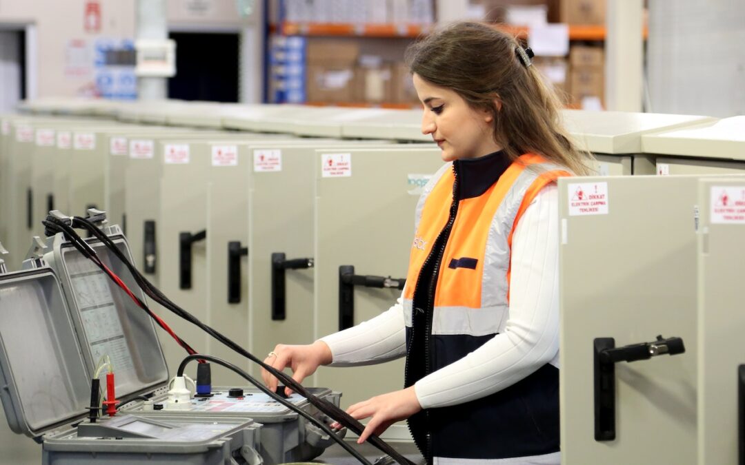 9 Reasons to Hire an Electrician