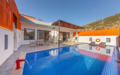 Pool Water Cloudy? Discover What Repairs Help Most