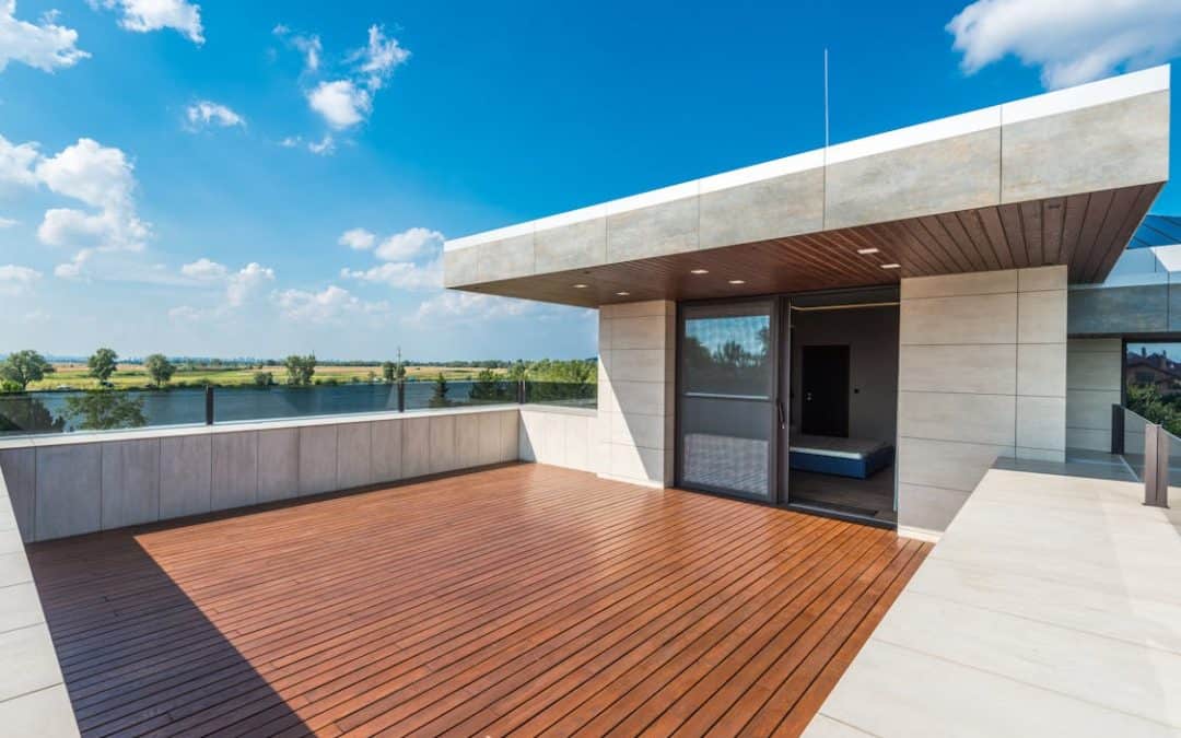 Do Decking Materials Affect Home Value? Discover Now